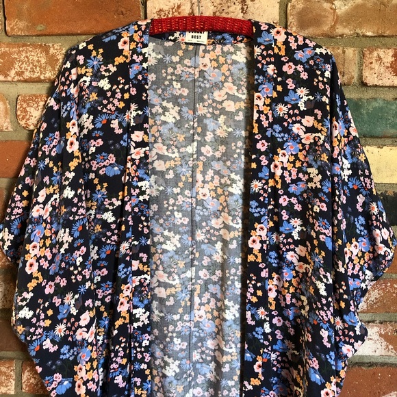 Aritzia Sunday Best Floral Kimono Open Cardigan - Picture 4 of 7